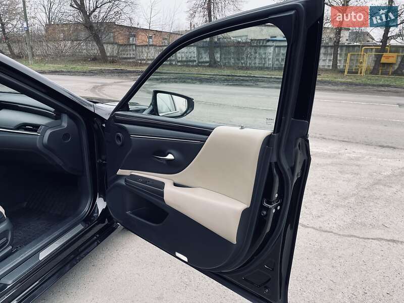 Седан Lexus ES 2019 в Ровно