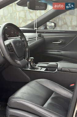 Седан Lexus ES 2020 в Киеве