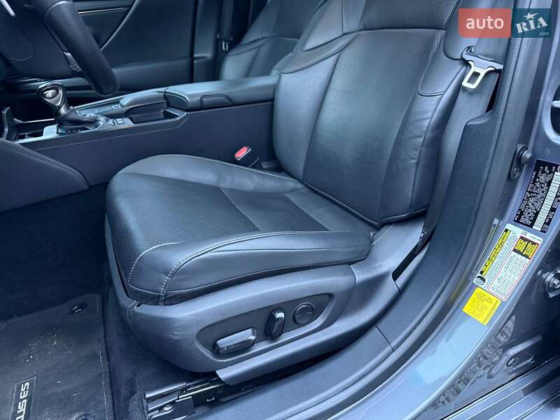 Седан Lexus ES 2020 в Днепре