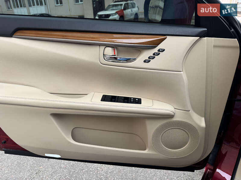 Седан Lexus ES 2013 в Софиевской Борщаговке