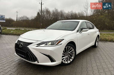 Седан Lexus ES 2021 в Киеве