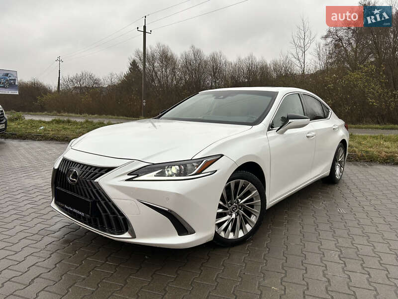Lexus ES 2021