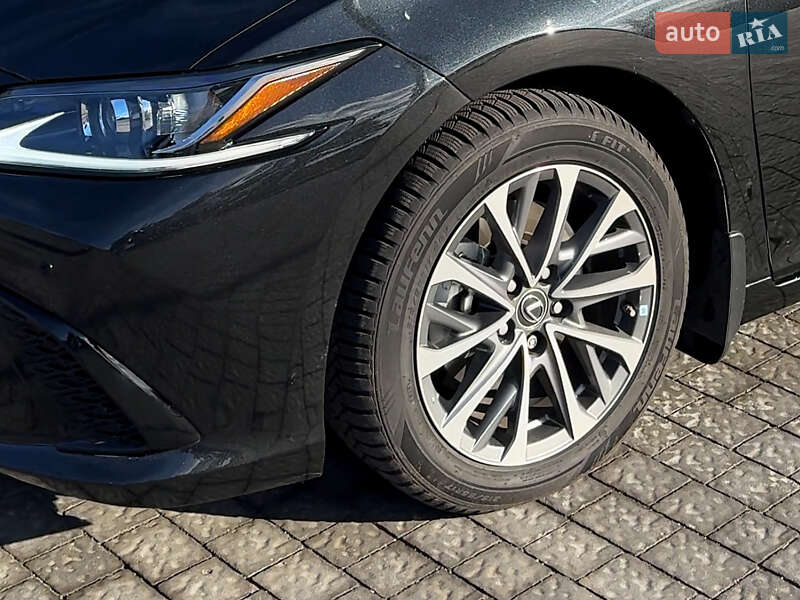 Седан Lexus ES 2021 в Запоріжжі