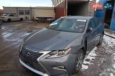 Седан Lexus ES 2016 в Виннице