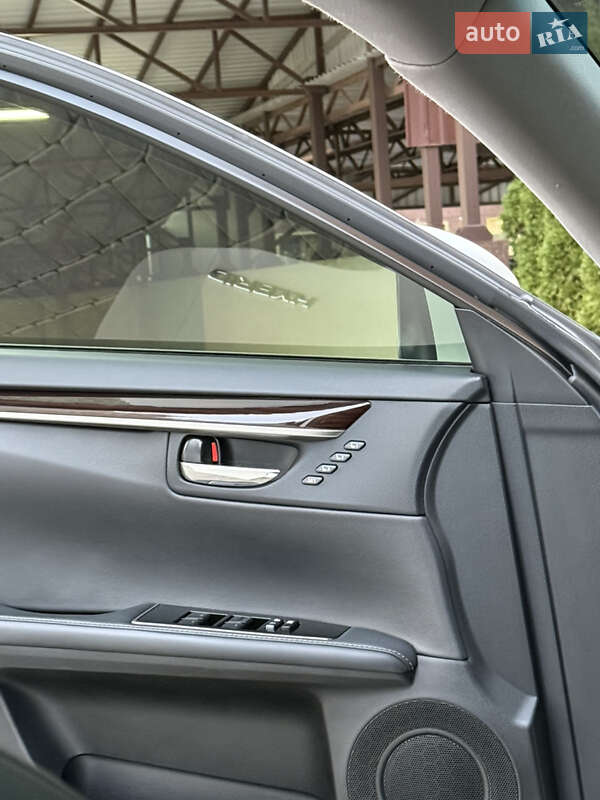 Седан Lexus ES 2016 в Одессе