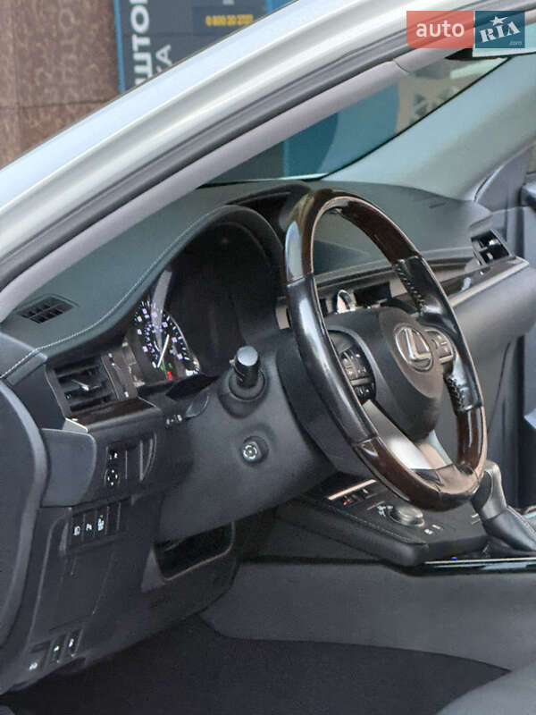 Седан Lexus ES 2016 в Одессе