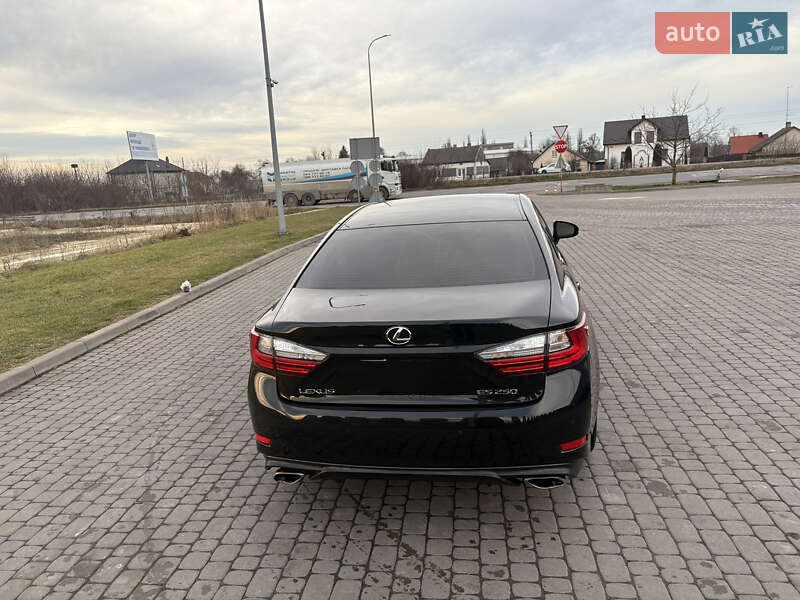 Седан Lexus ES 2017 в Городке