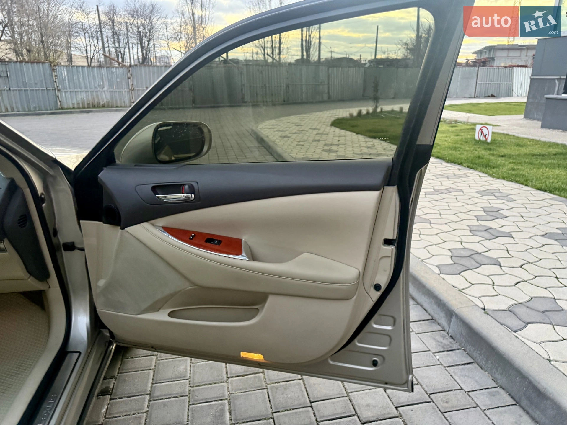 2010 Lexus ES - мініатюра 44