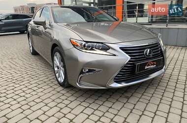 Седан Lexus ES 2017 в Львове