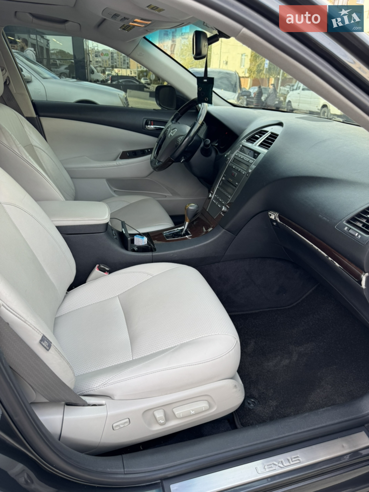 2011 Lexus ES - мініатюра 11