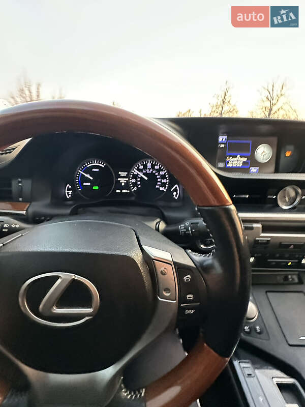 Седан Lexus ES 2014 в Кропивницком