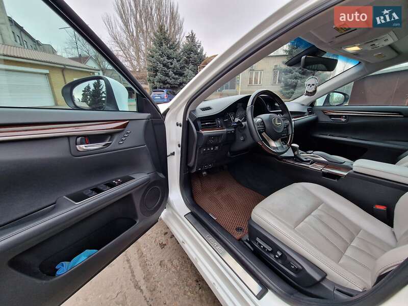 Седан Lexus ES 2016 в Дніпрі фото 15 Седан Lexus ES 2016 в Дніпрі