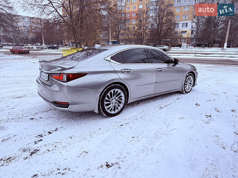 Седан Lexus ES 2018 в Кропивницком