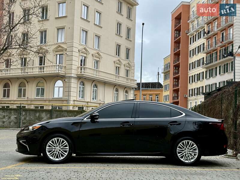 Седан Lexus ES 2018 в Одесі