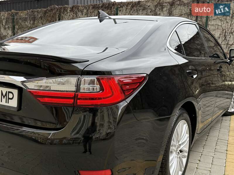 Седан Lexus ES 2018 в Одесі