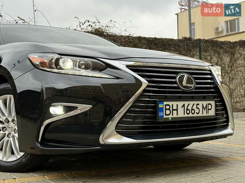 Седан Lexus ES 2018 в Одесі