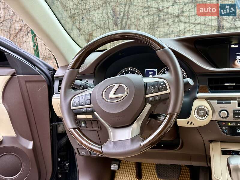 Седан Lexus ES 2018 в Одесі