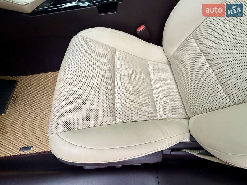 Седан Lexus ES 2018 в Одесі