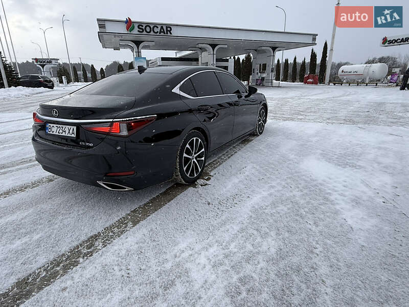 Седан Lexus ES 2020 в Львове