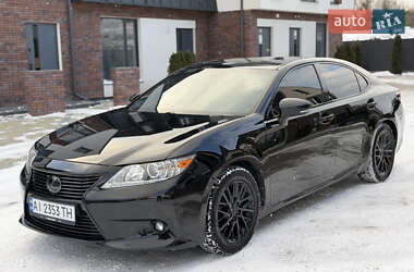 Седан Lexus ES 2014 в Умані