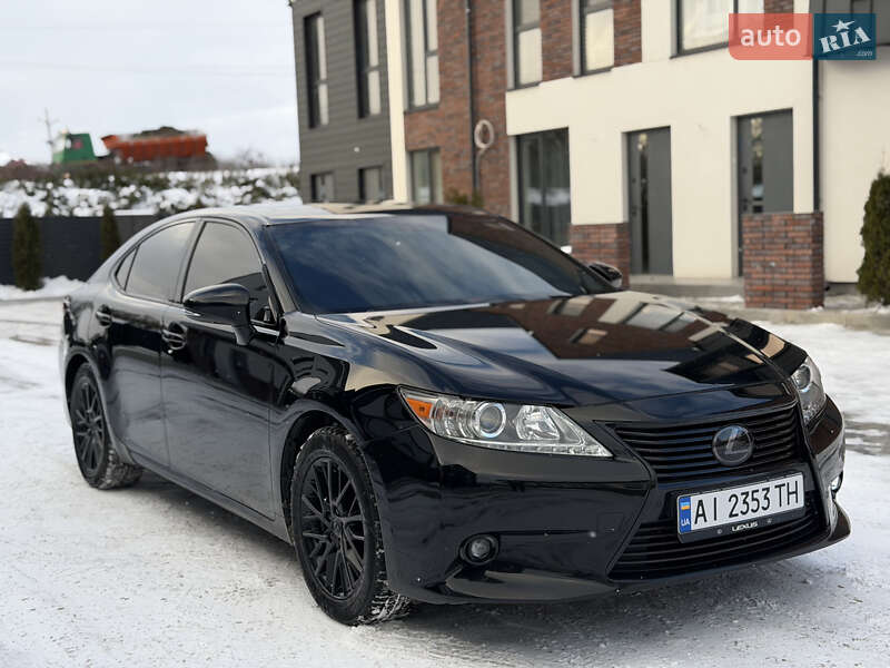 Седан Lexus ES 2014 в Умани