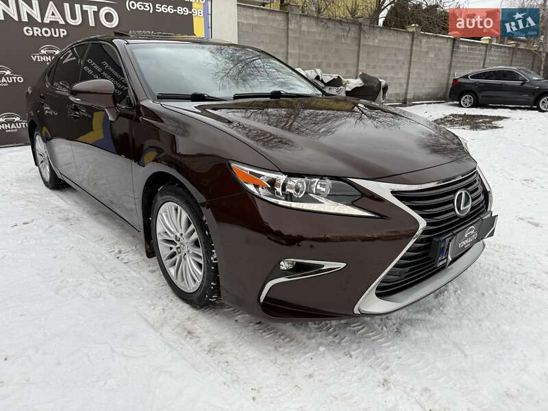 Седан Lexus ES 2016 в Виннице