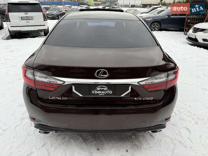 Седан Lexus ES 2016 в Виннице