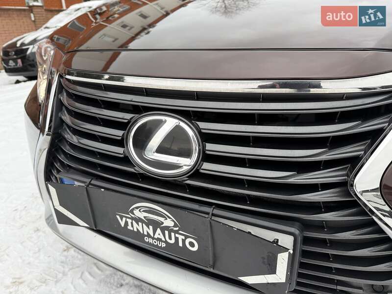 Седан Lexus ES 2016 в Виннице