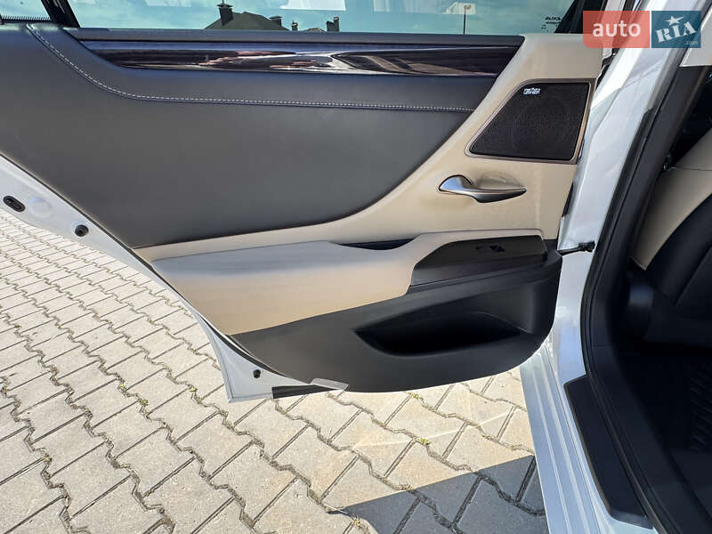 Седан Lexus ES 2020 в Одессе