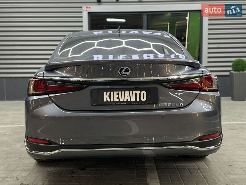 Седан Lexus ES 2018 в Киеве фото 9 Седан Lexus ES 2018 в Киеве