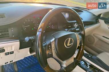 Седан Lexus ES 2015 в Одессе