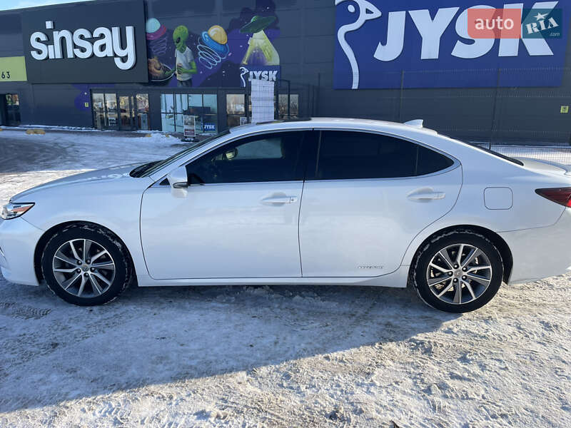 Седан Lexus ES 2018 в Киеве