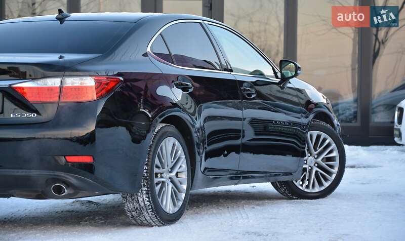 Седан Lexus ES 2013 в Киеве