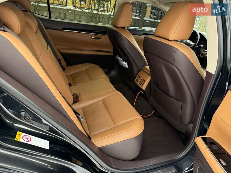 Седан Lexus ES 2016 в Днепре