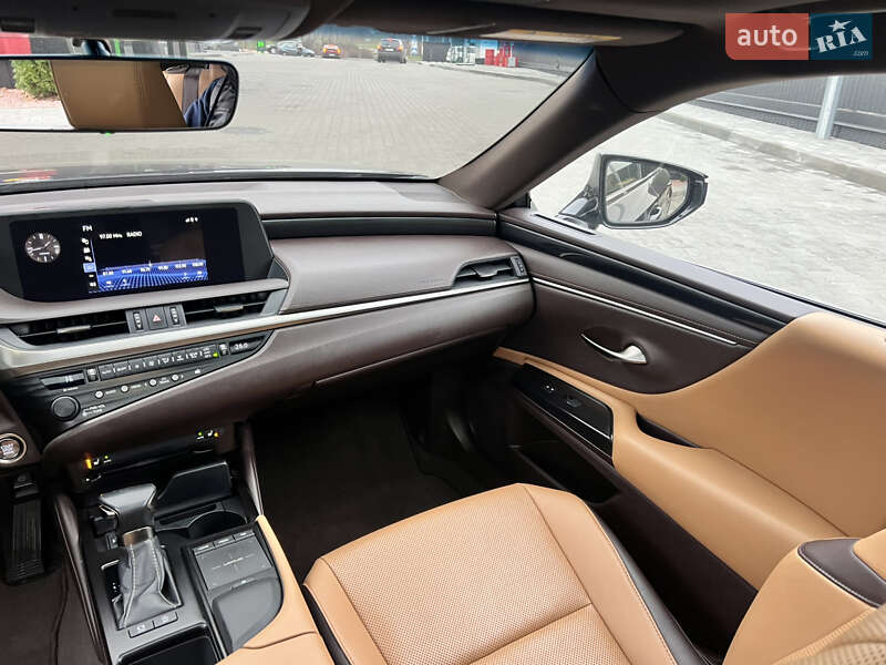 Седан Lexus ES 2019 в Днепре