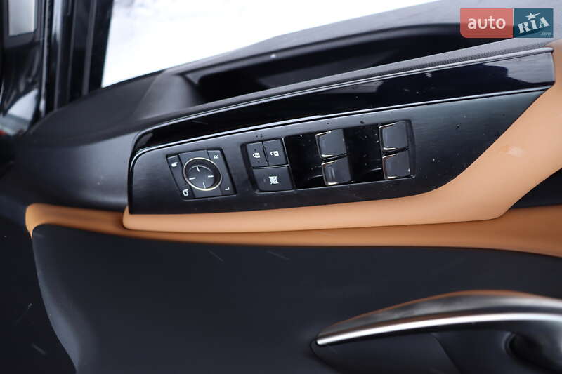 Седан Lexus ES 2022 в Львове