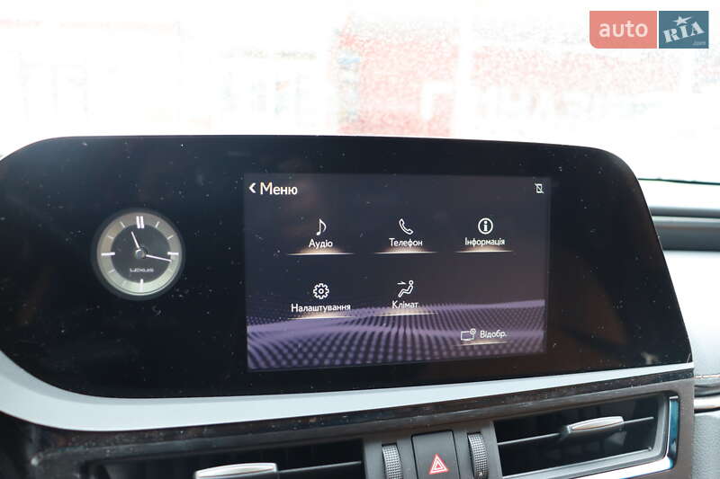 Седан Lexus ES 2022 в Львове