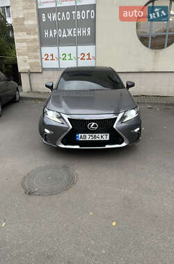 Седан Lexus ES 2013 в Виннице