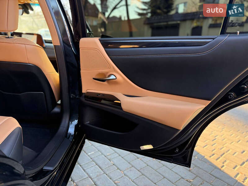 Седан Lexus ES 2023 в Одессе