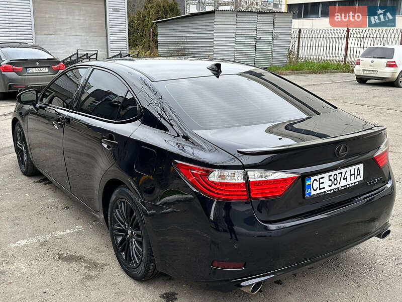 Седан Lexus ES 2015 в Черновцах