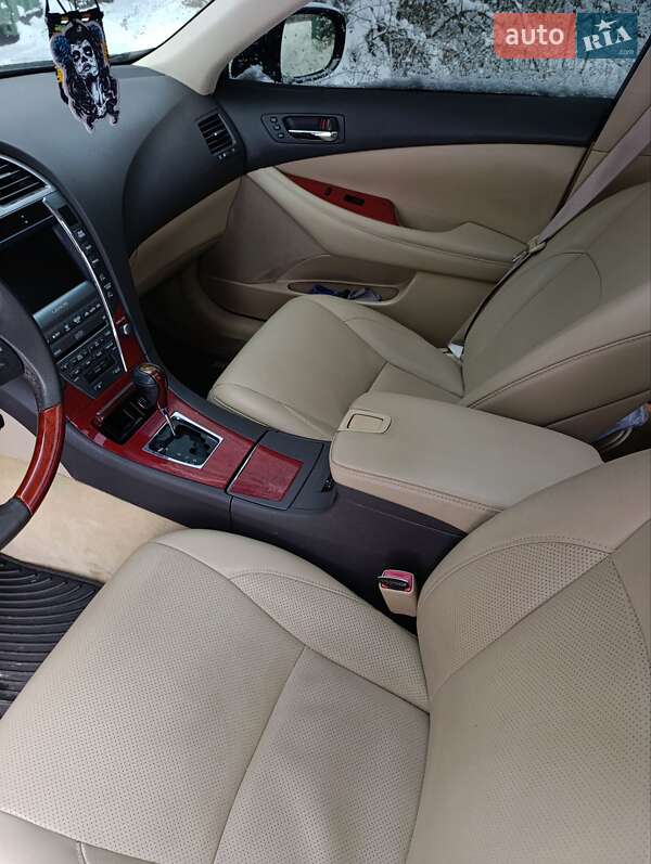 Седан Lexus ES 2008 в Львове