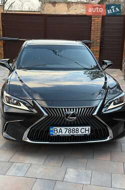 Седан Lexus ES 2020 в Кропивницком