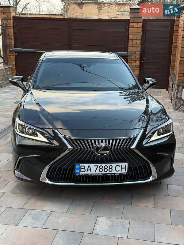 Седан Lexus ES 2020 в Кропивницком