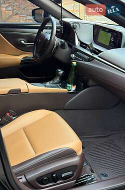 Седан Lexus ES 2020 в Кропивницком