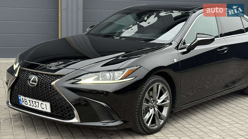 Седан Lexus ES 2019 в Виннице