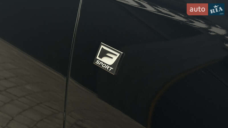 Седан Lexus ES 2019 в Виннице