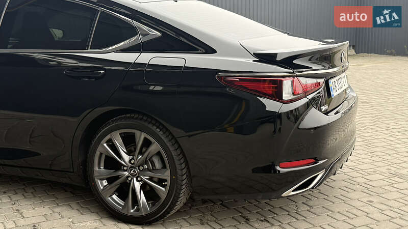 Седан Lexus ES 2019 в Виннице