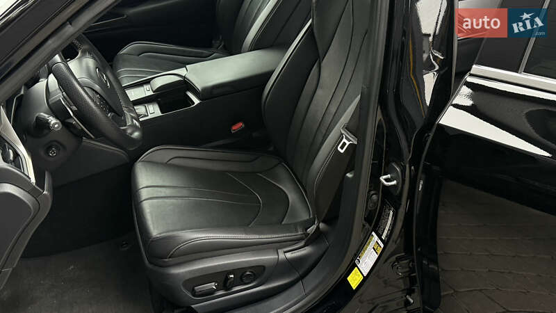 Седан Lexus ES 2019 в Виннице