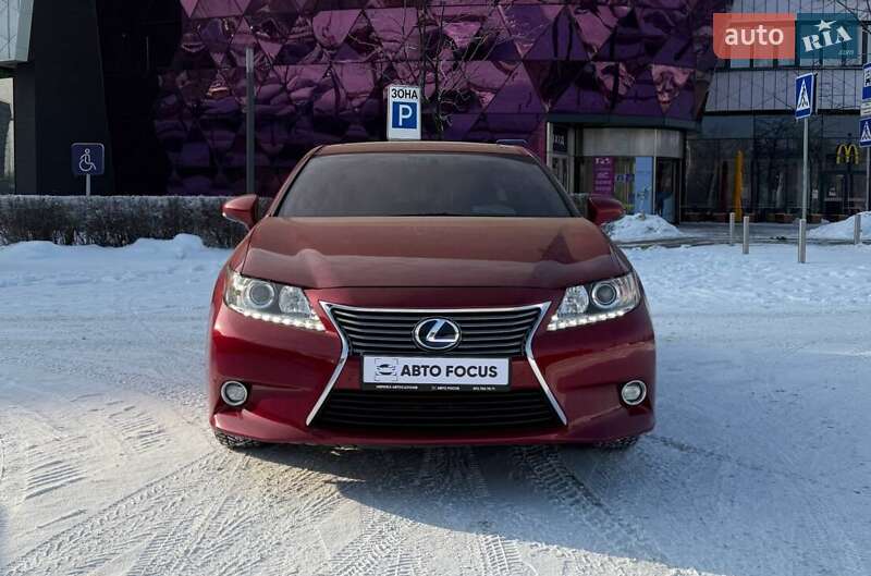 Седан Lexus ES 2014 в Киеве