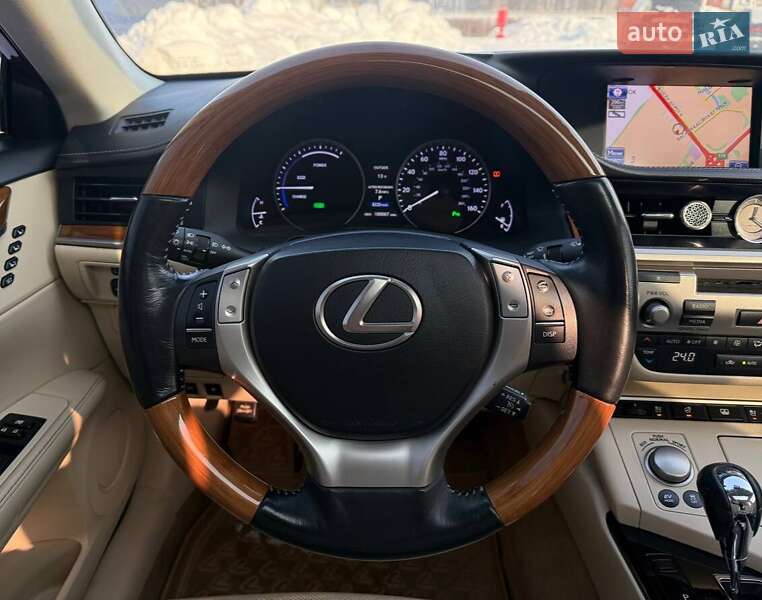 Седан Lexus ES 2014 в Киеве